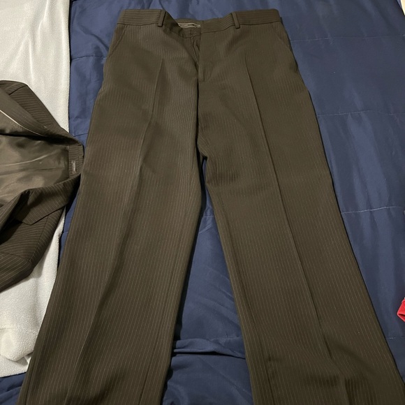 Express Suit - Picture 4 of 6